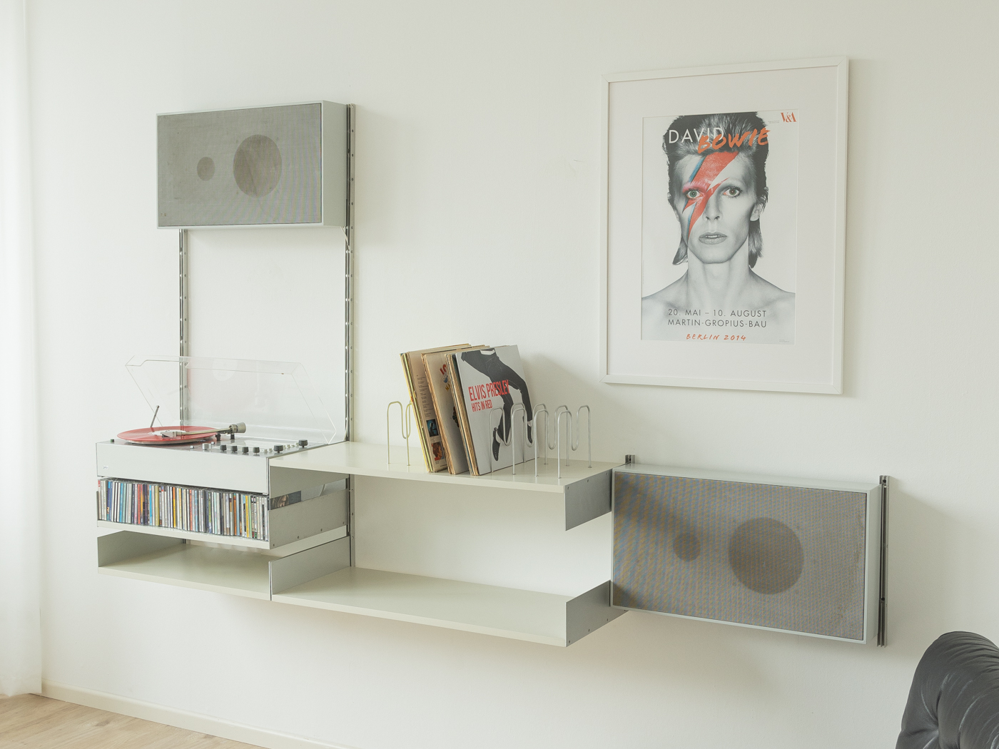 Wall-mounted audio system Dieter Rams, Braun 