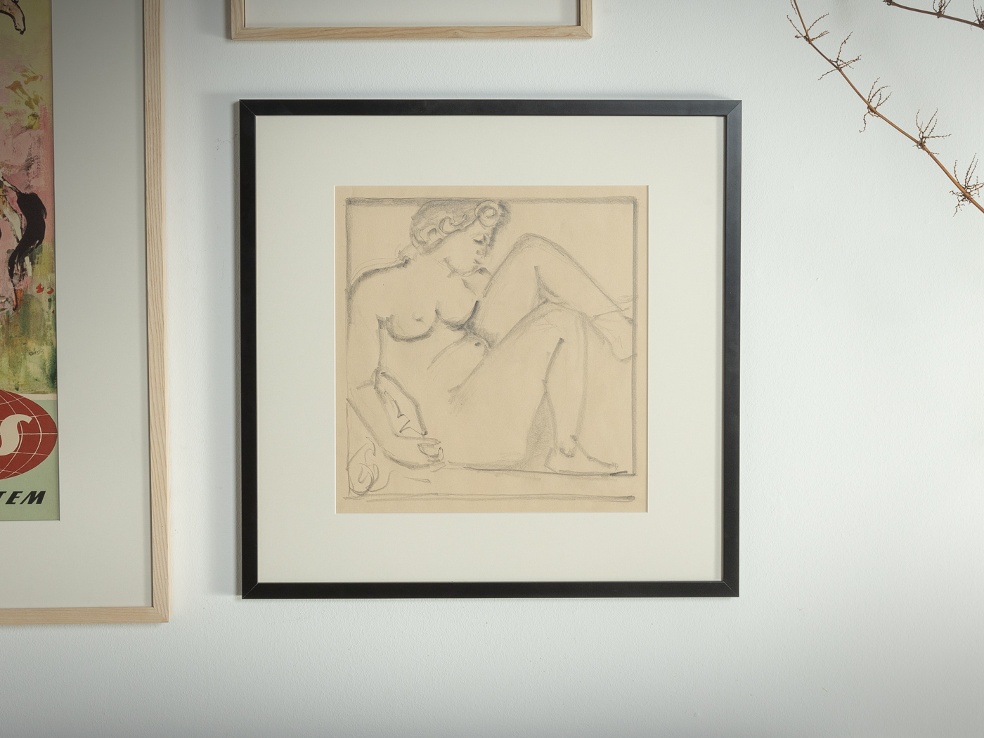 Sitzender Frauenakt, Kohlezeichnung auf Papier, 62 x 62 cm