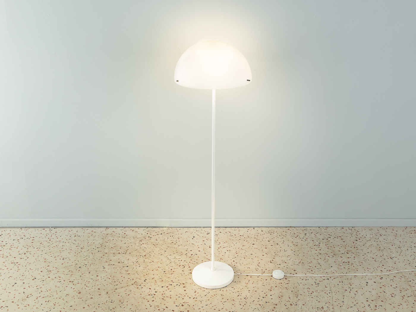 UEX7971 Mid-Century Modern Floor Lamp 15''W x 15''D x 32''H, Matte